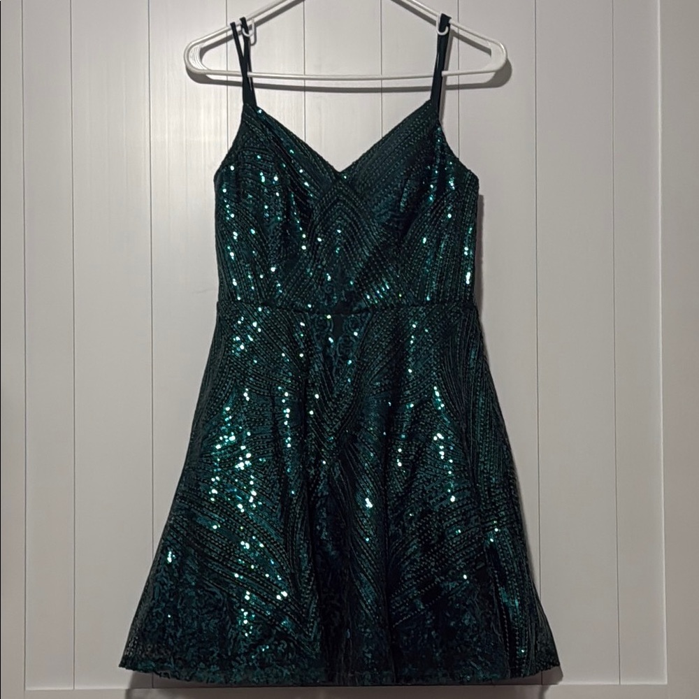 City Vibe Emerald Green Sequin Formal Dress